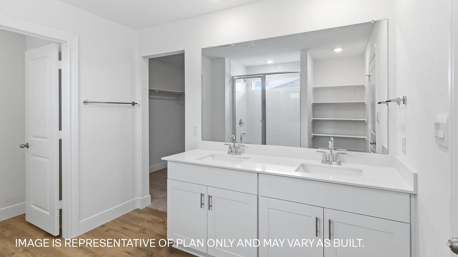 Fairfield En Suite Bathroom with Double Vanity