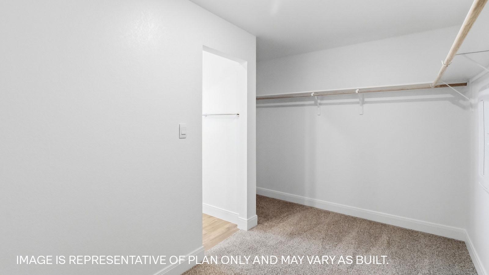 Fairfield Walk in Closet