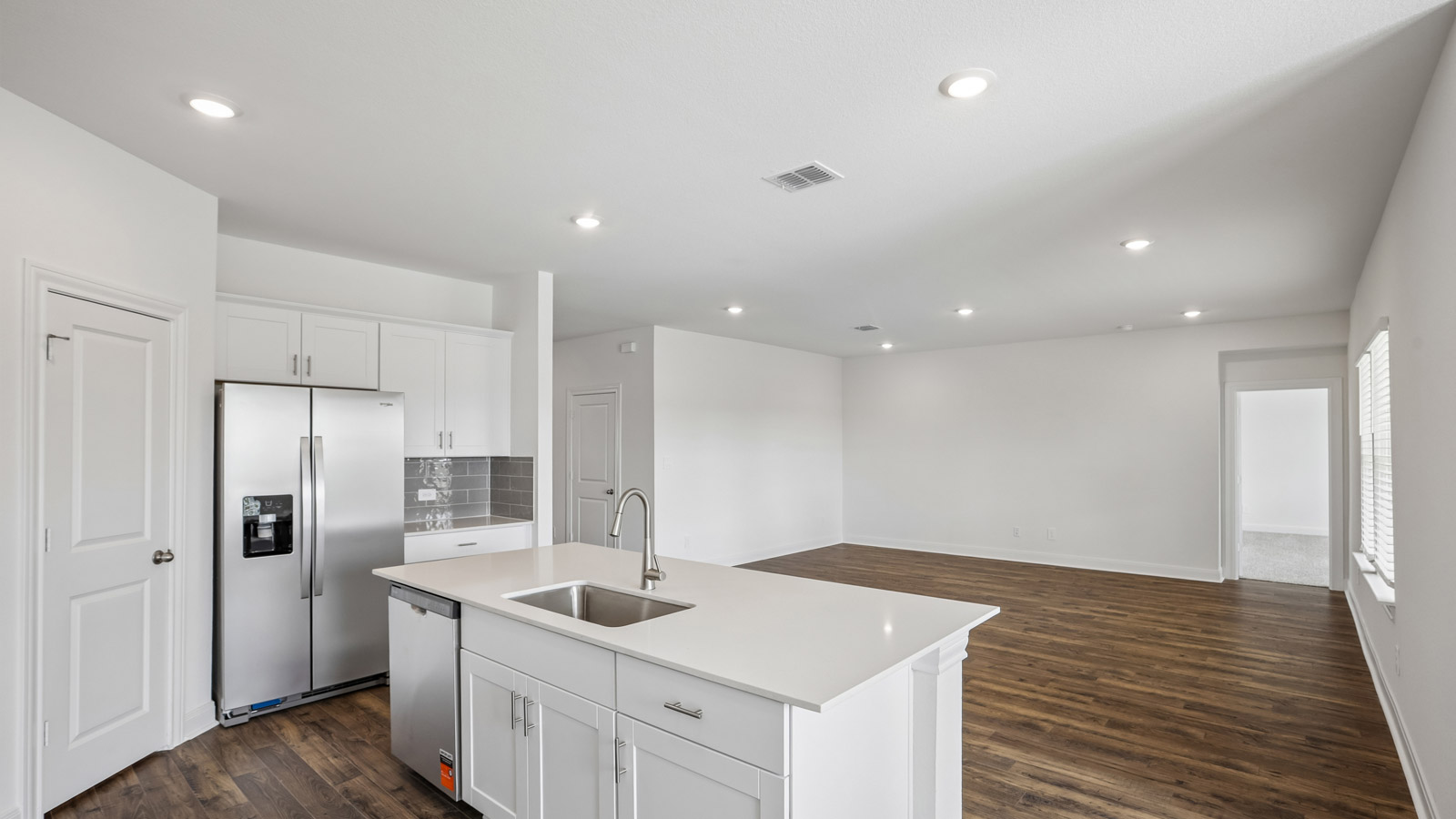 Fairfield Modern Kitchen with Island