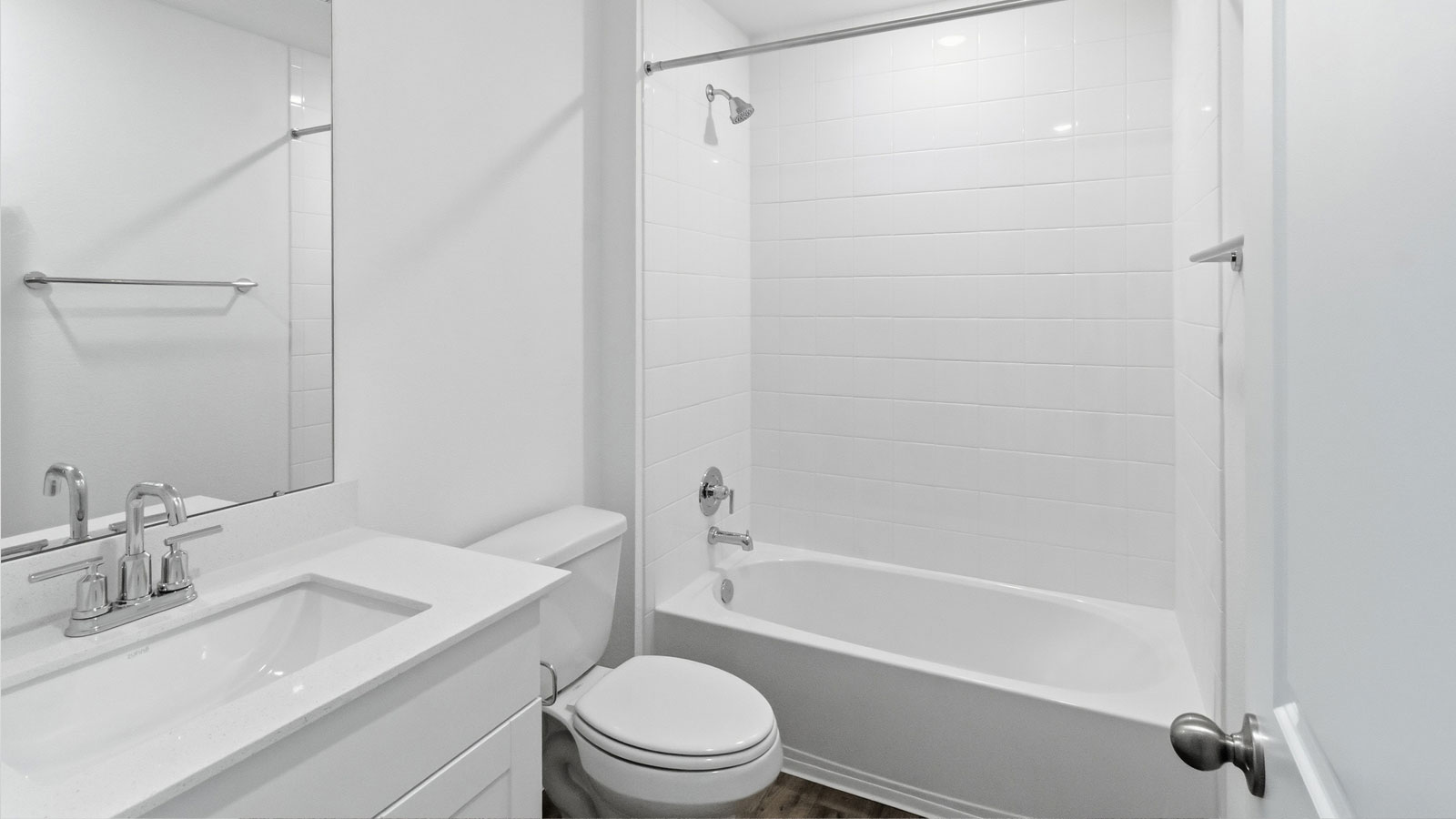 Bathroom in bedroom 4.