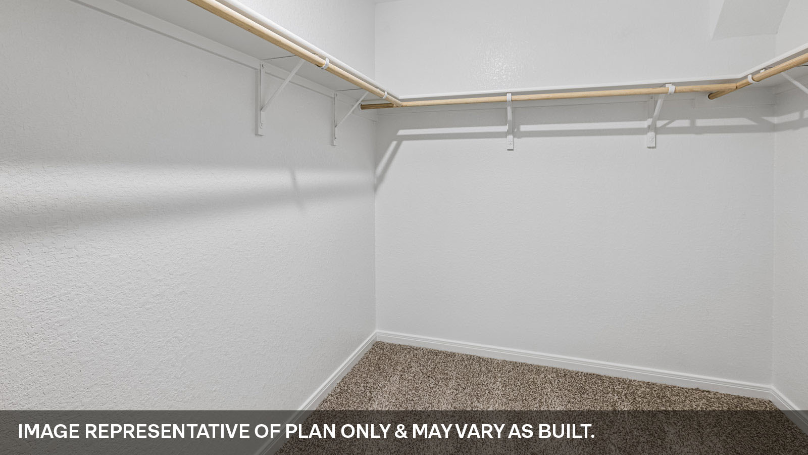 Easton Primary Walk-in Closet