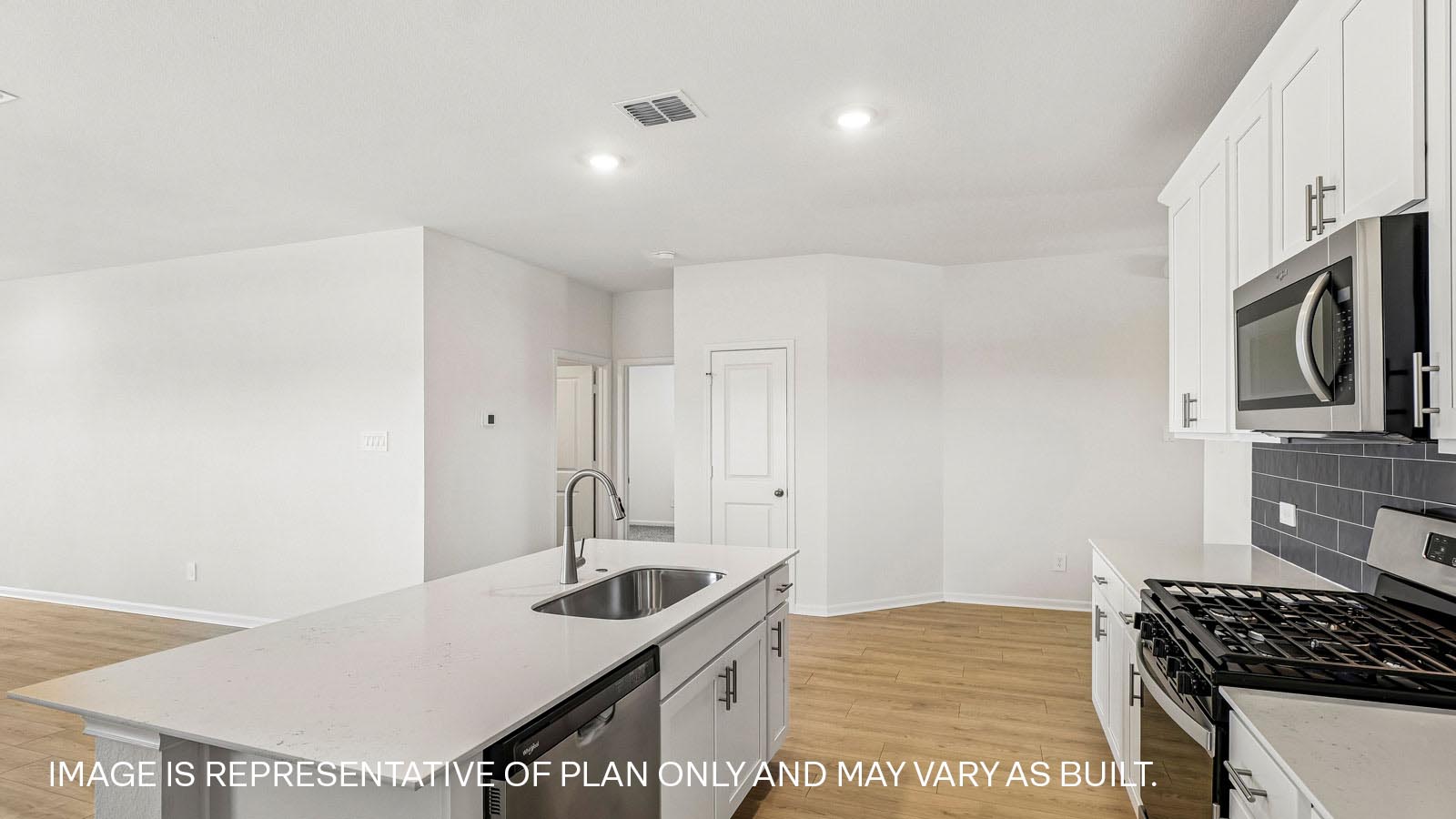 Gaven Modern Kitchen with Island