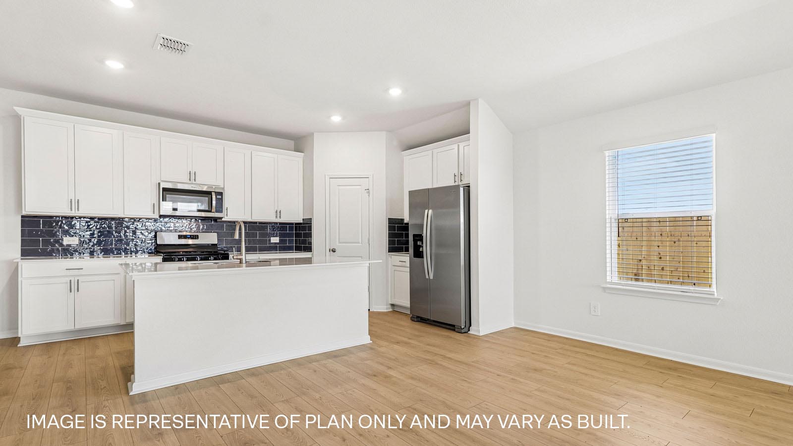 Gaven Modern Kitchen with Island