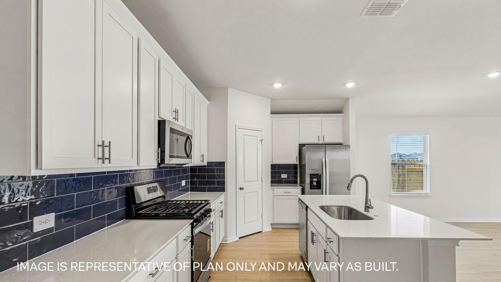 Gaven Beautiful Kitchen with Island