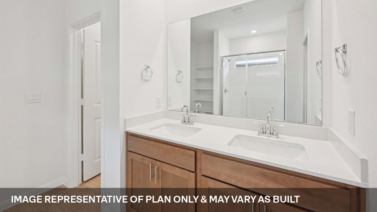 Ozark En Suite Bathroom with Double Vanity