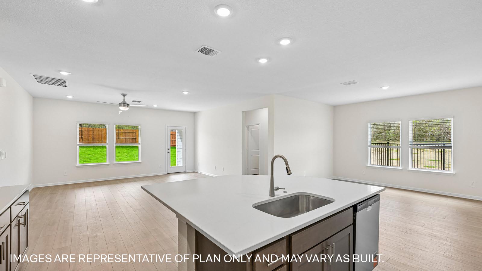 Kemah Spacious Kitchen with Large Island