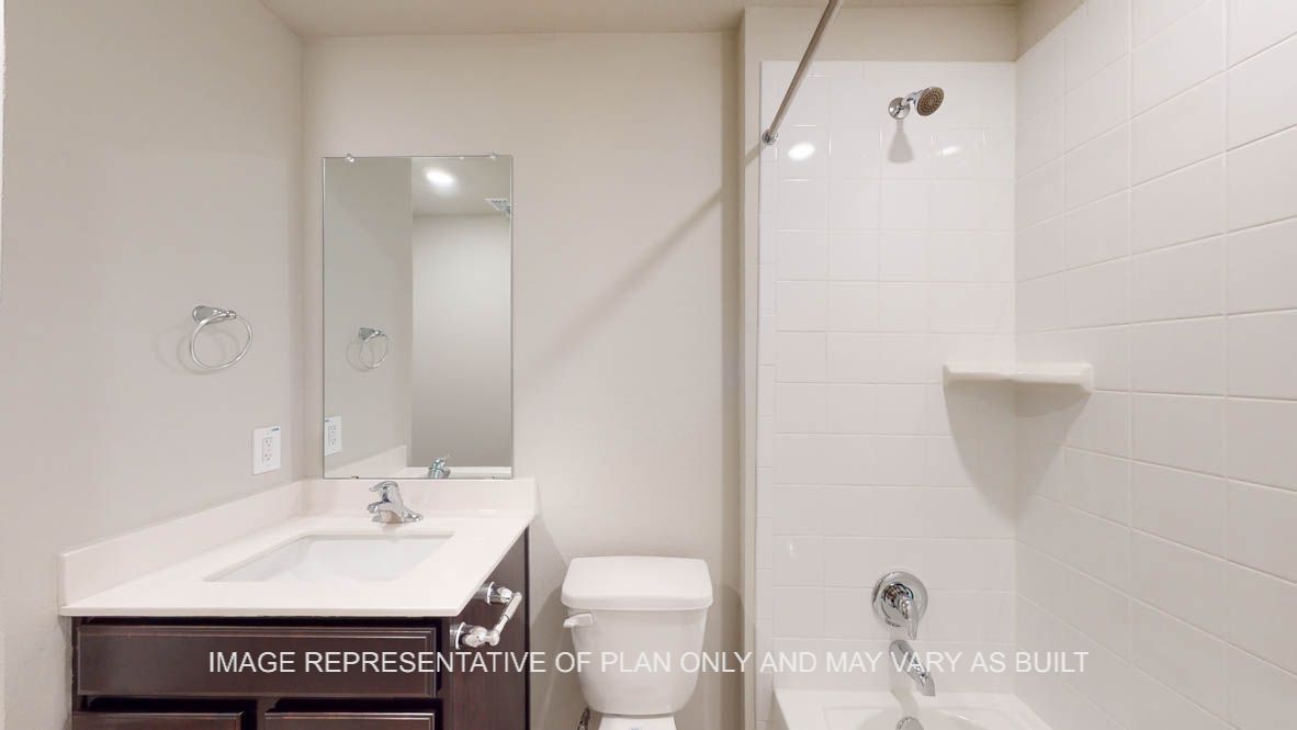 Texas Cali secondary bath with tub and shower combination.