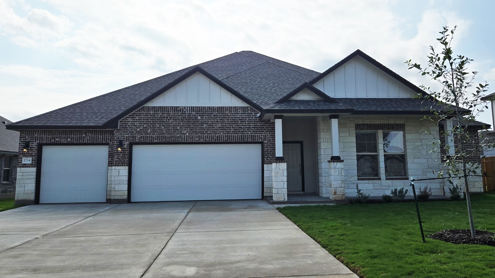 Parker II Front Exterior V Elevation