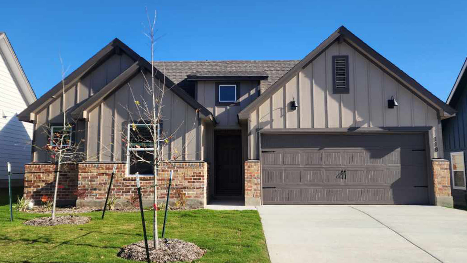 Bellvue Front Exterior F Elevation with Brick.