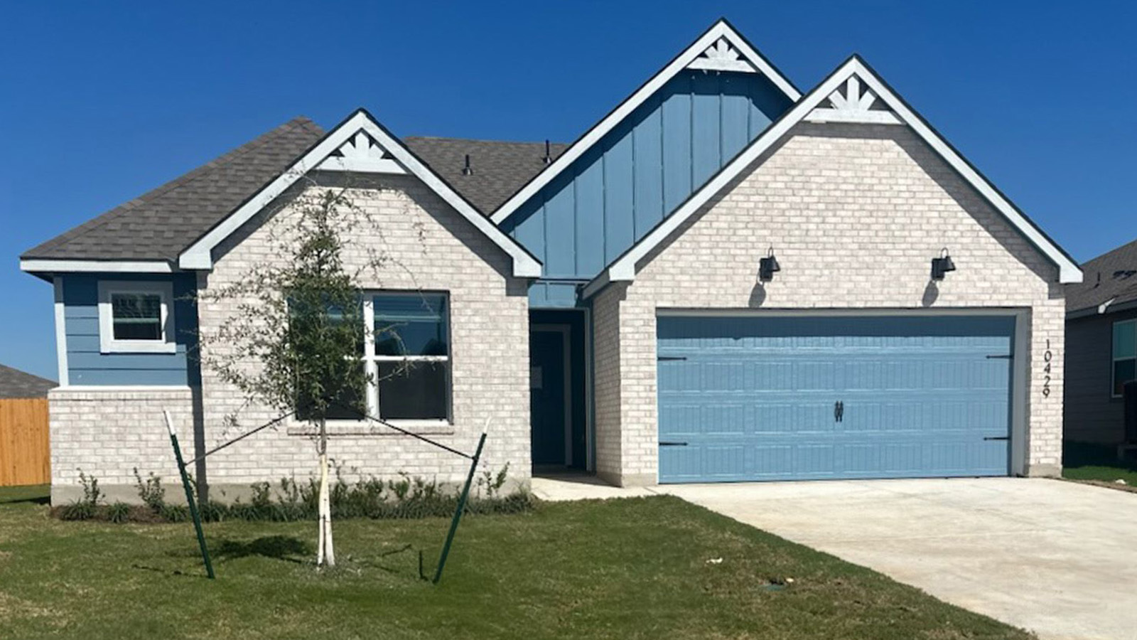 Bellvue Front Exterior G Elevation with Brick.