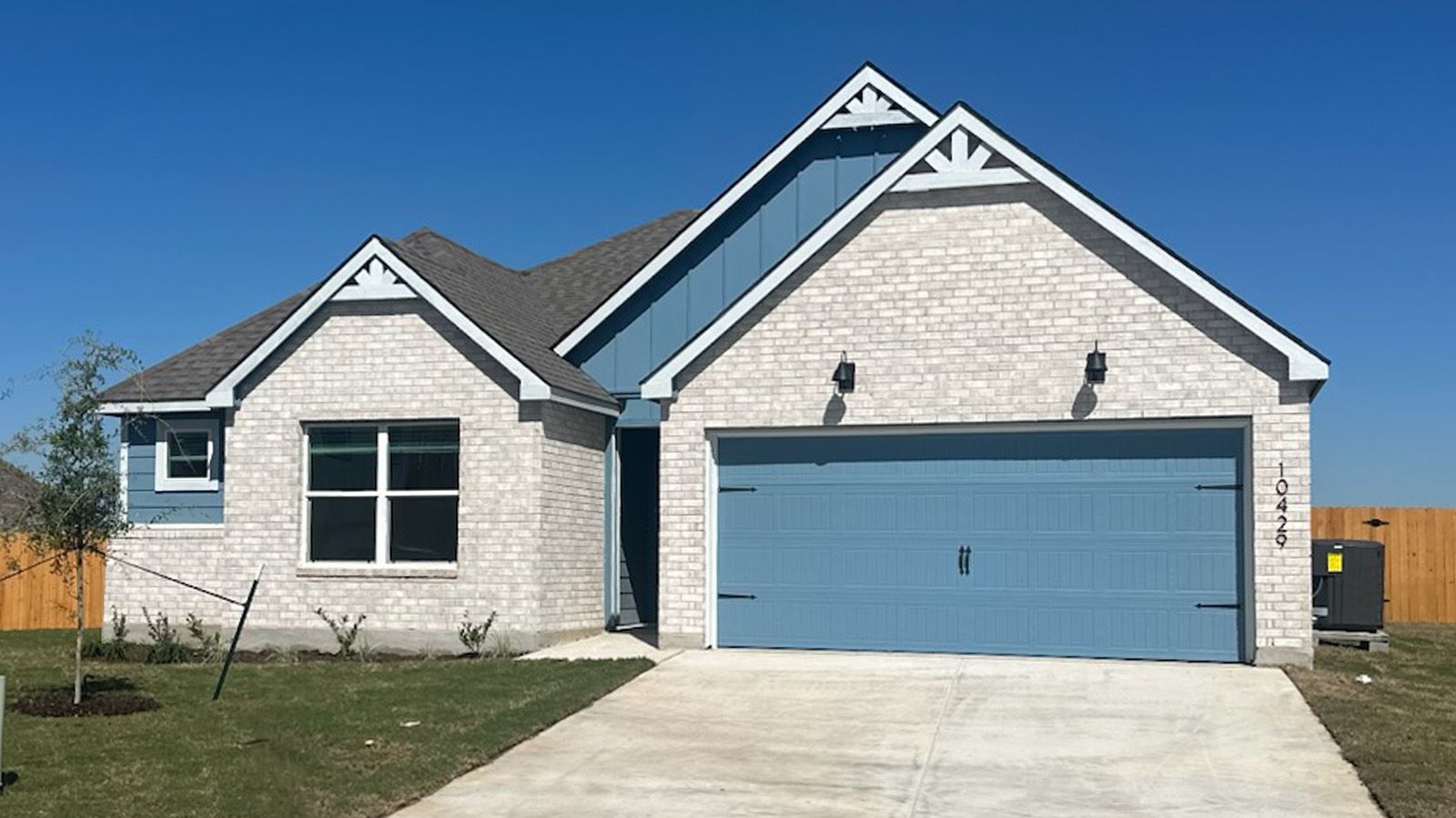 Bellvue Front Exterior G Elevation with Brick.