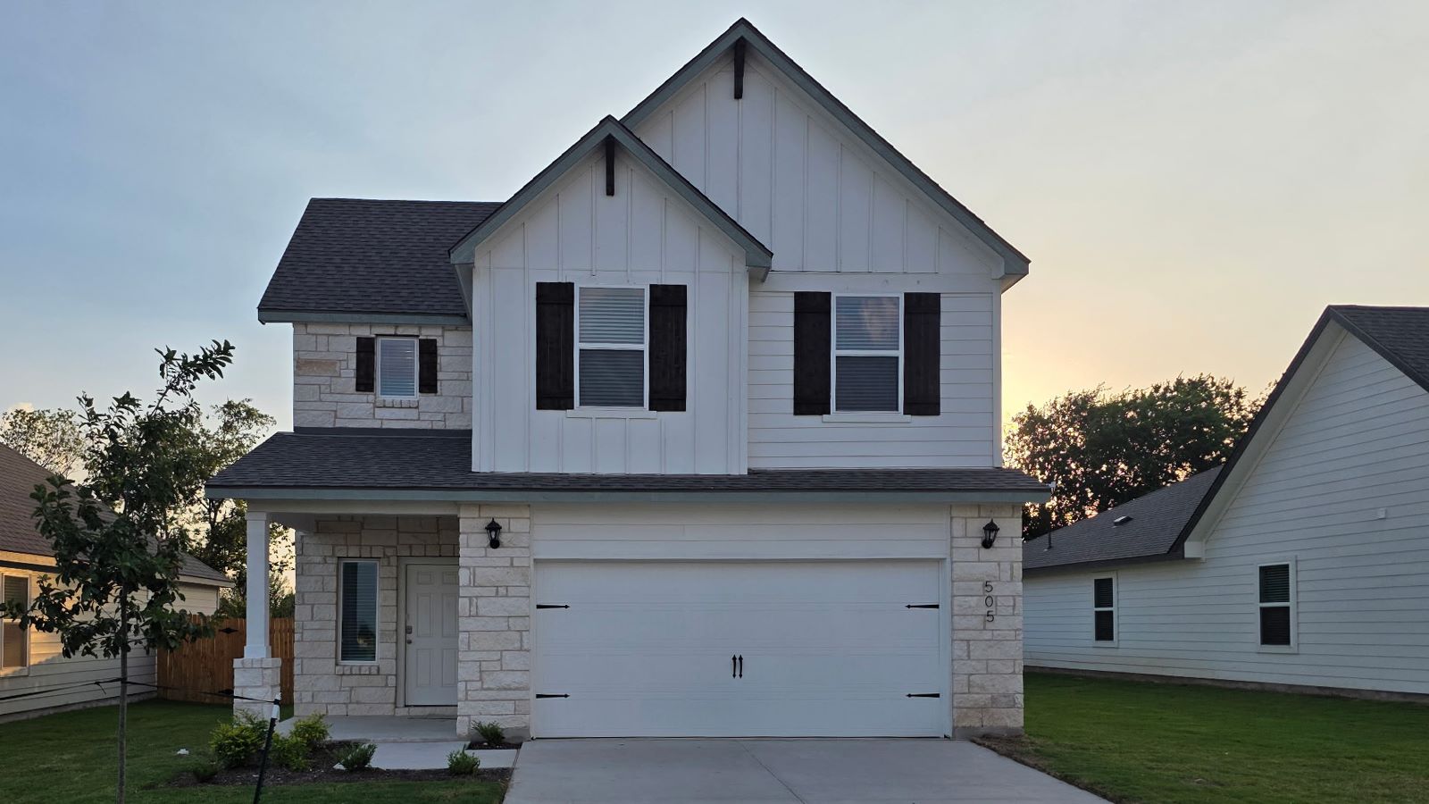 505 Hector Loop exterior