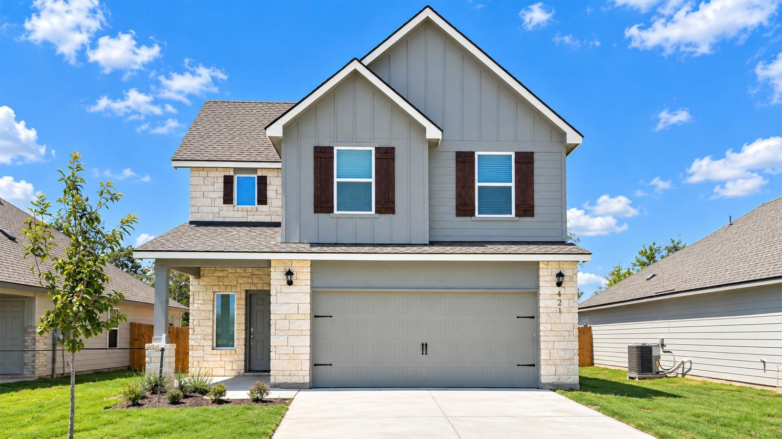 421 Hector Loop exterior