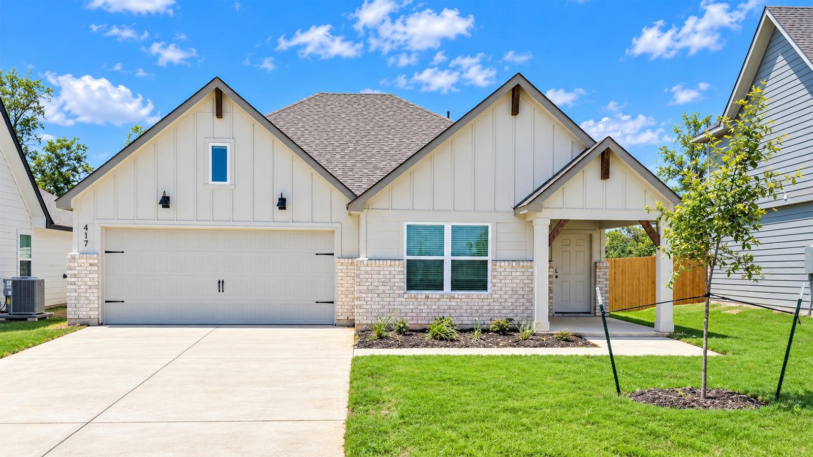 417 Hector Loop exterior