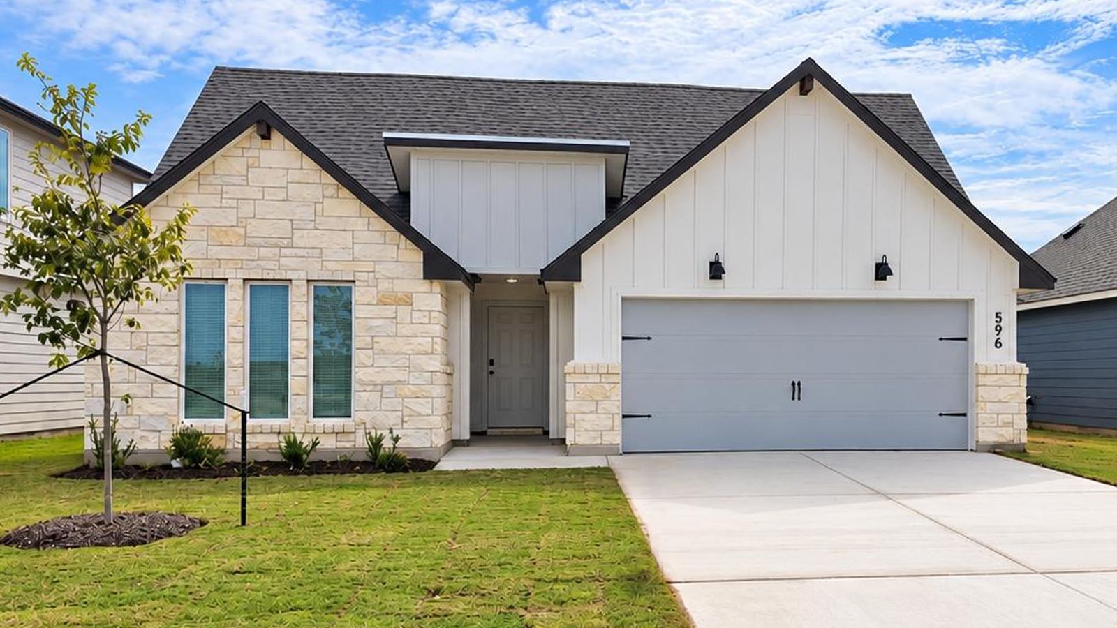 596 Hector Loop exterior