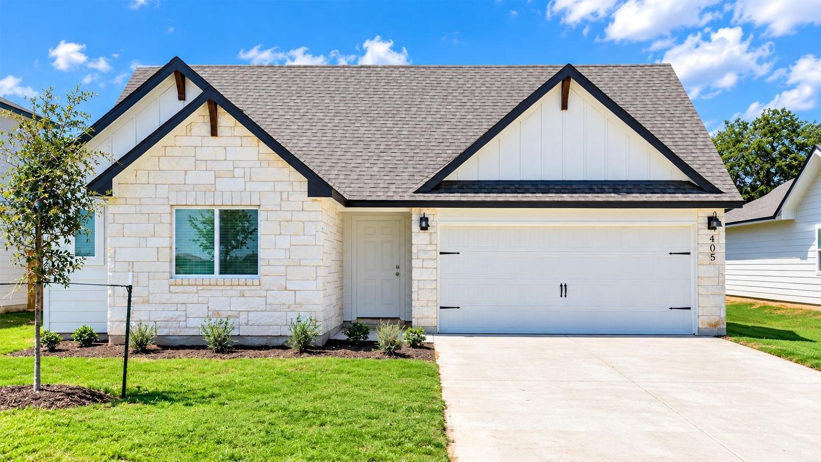 405 Hector Loop exterior