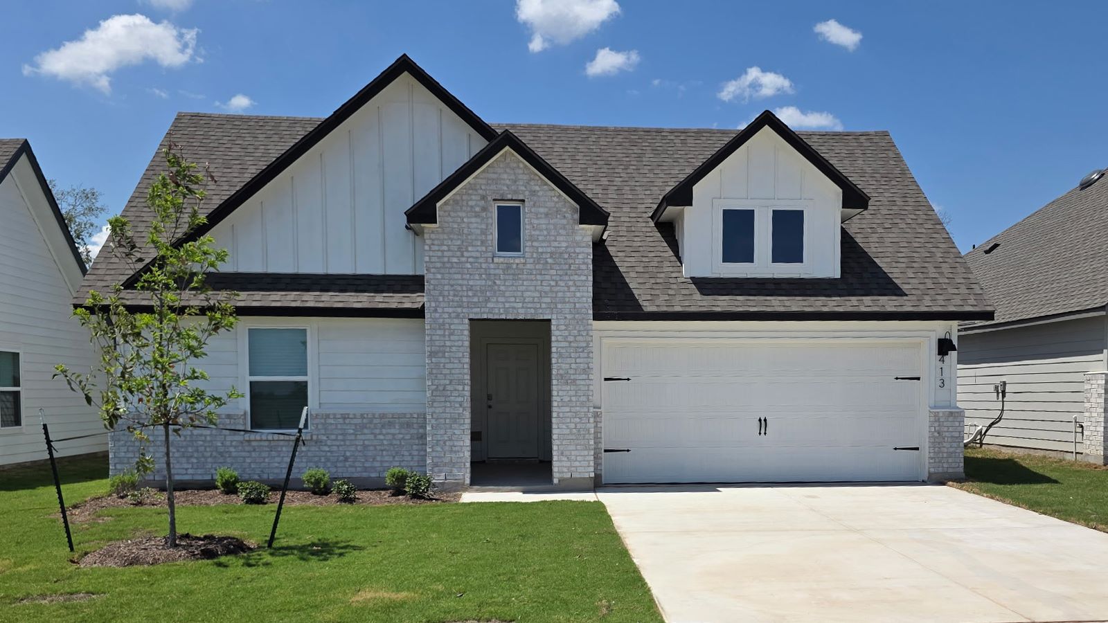413 Hector Loop exterior