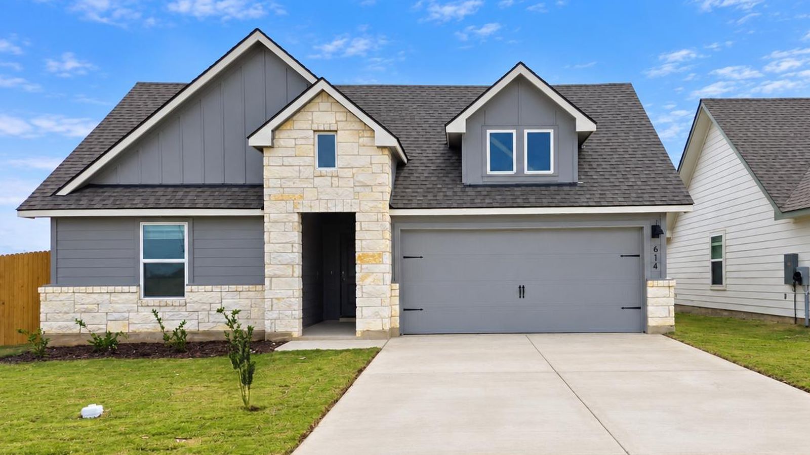 614 Hector Loop exterior