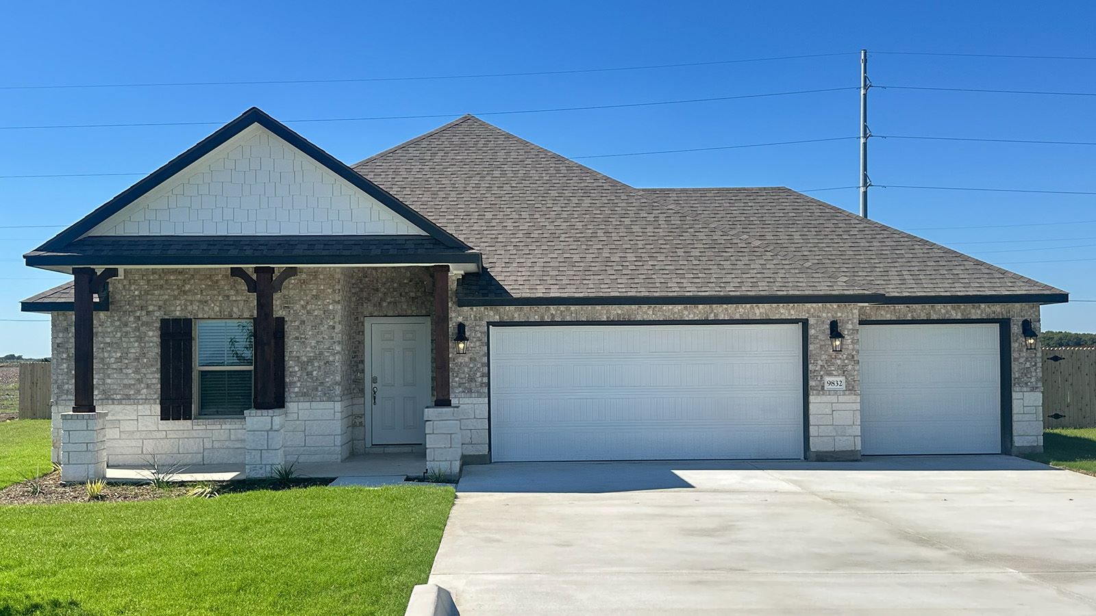 Everett Front Exterior X Elevation with Brick