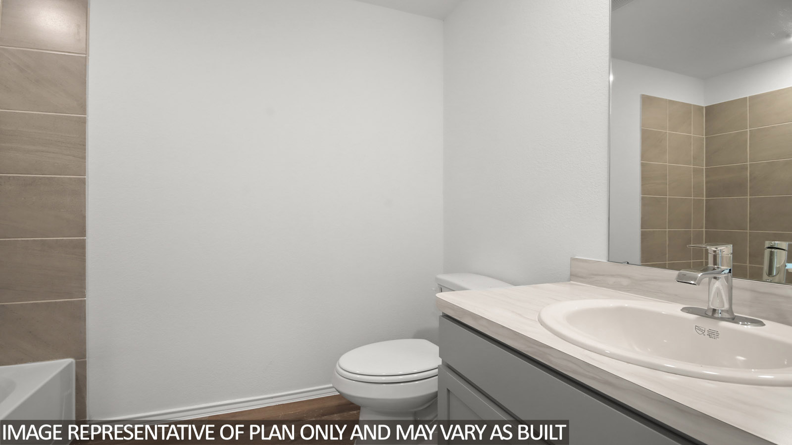 Secondary bathroom with tub/shower combo