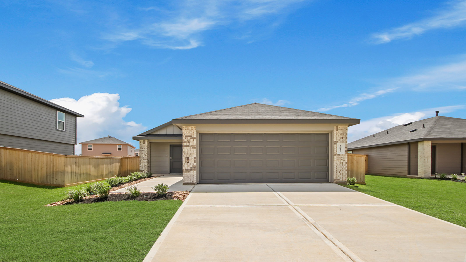 one story home with siding and stone