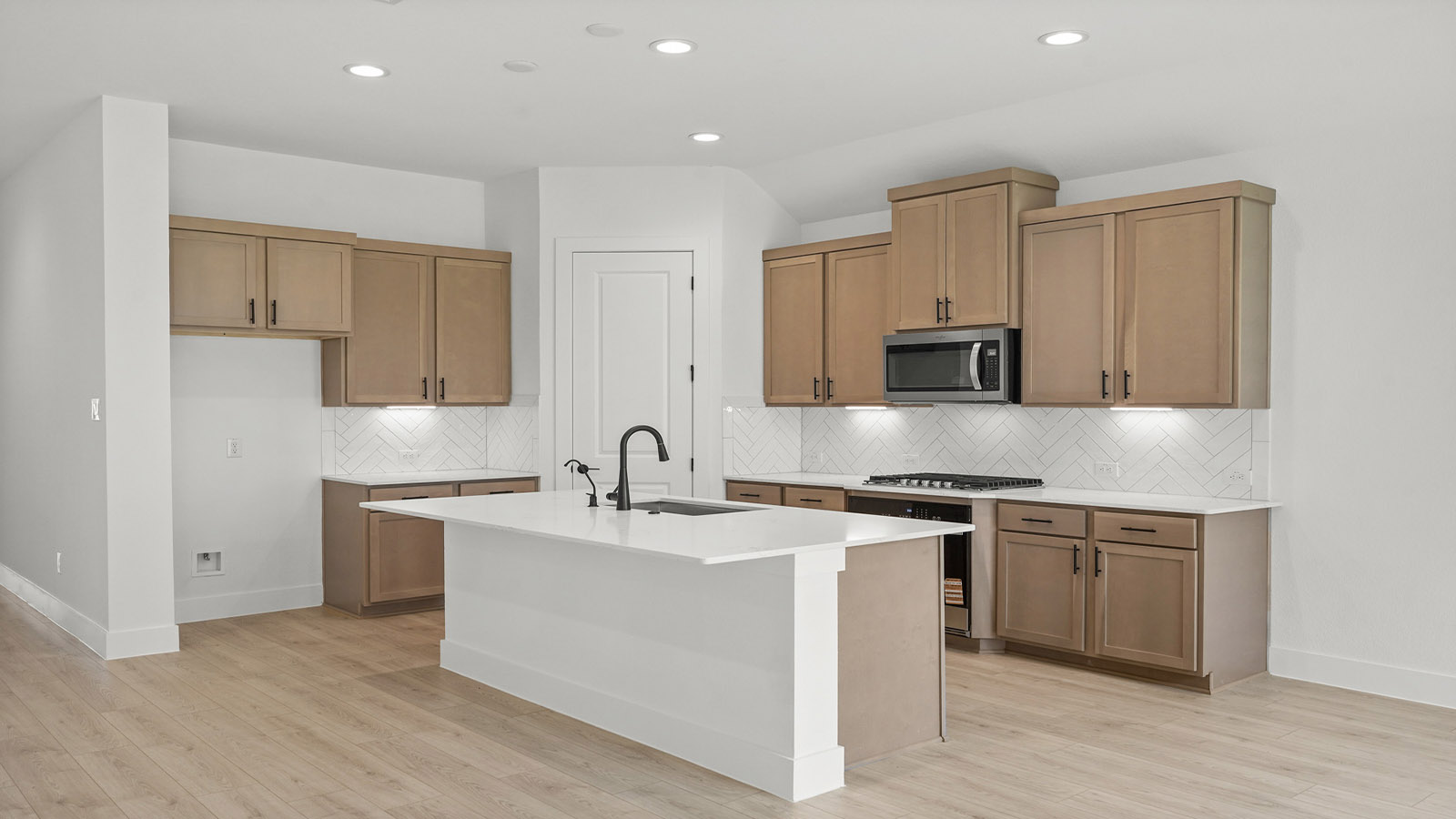 Mill Creek Model Open 7 days a week 40812 Lilac Branch Street, Magnolia, TX 77354 1-2 story home, 3,4,5,6 bed homes with 1,2,3 baths.