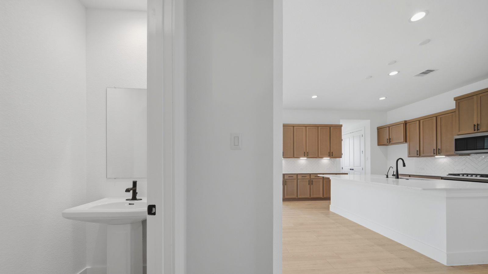 Mill Creek Model Open 7 days a week 14706 Clover Summit Court, Magnolia, TX 77354