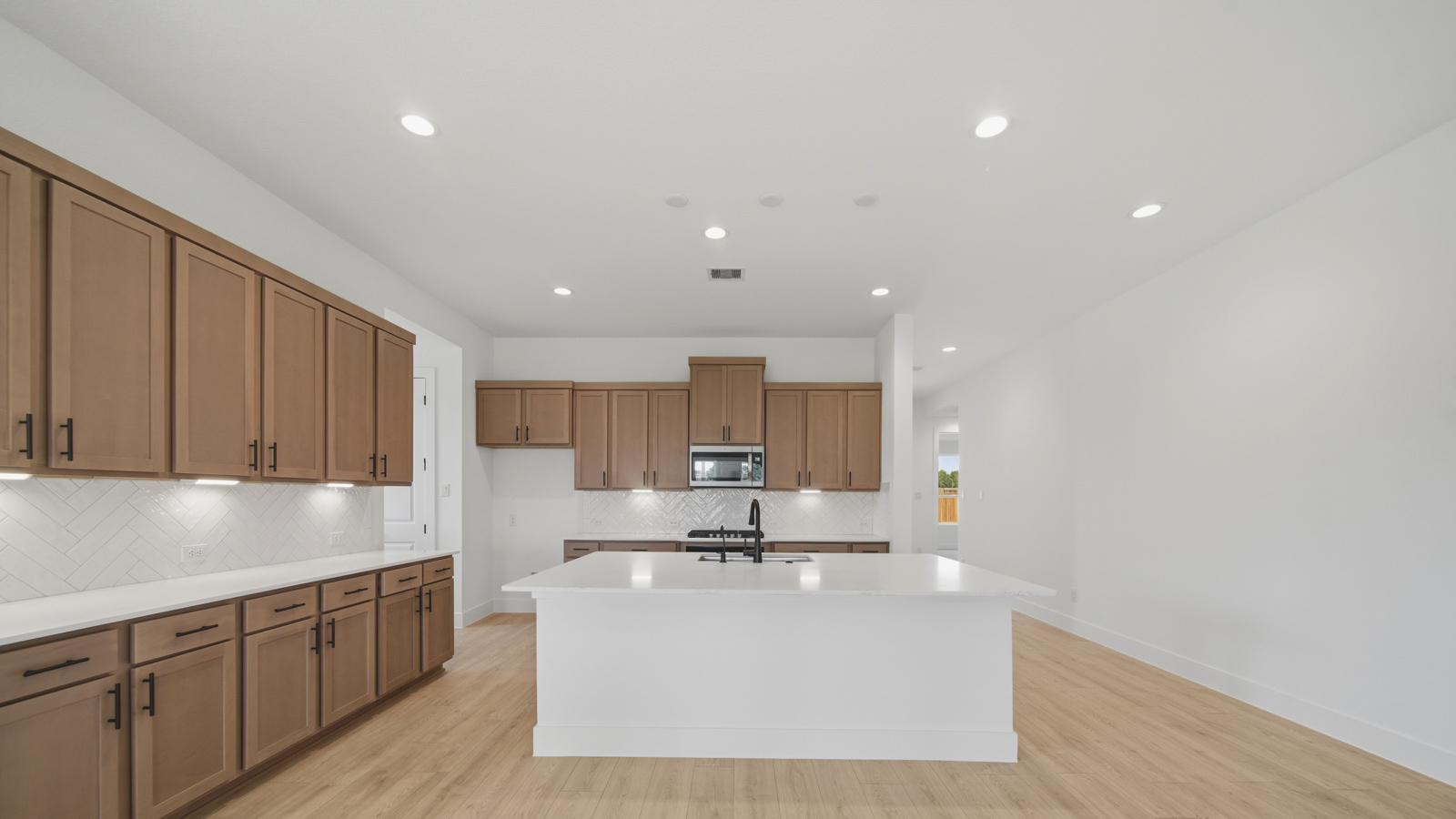 1-2 story home, 3,4,5,6 bed homes with 1,2,3 baths.