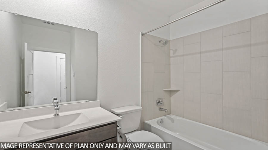 Secondary bathroom with tub/shower combo