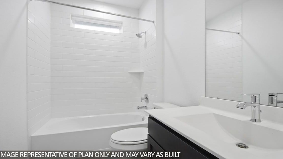 Secondary bathroom with tub/shower combo