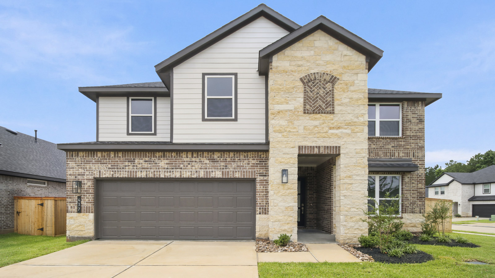 437 Summerset Landing Court exterior