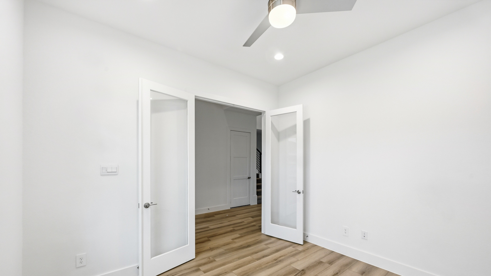 Study with vinyl flooring