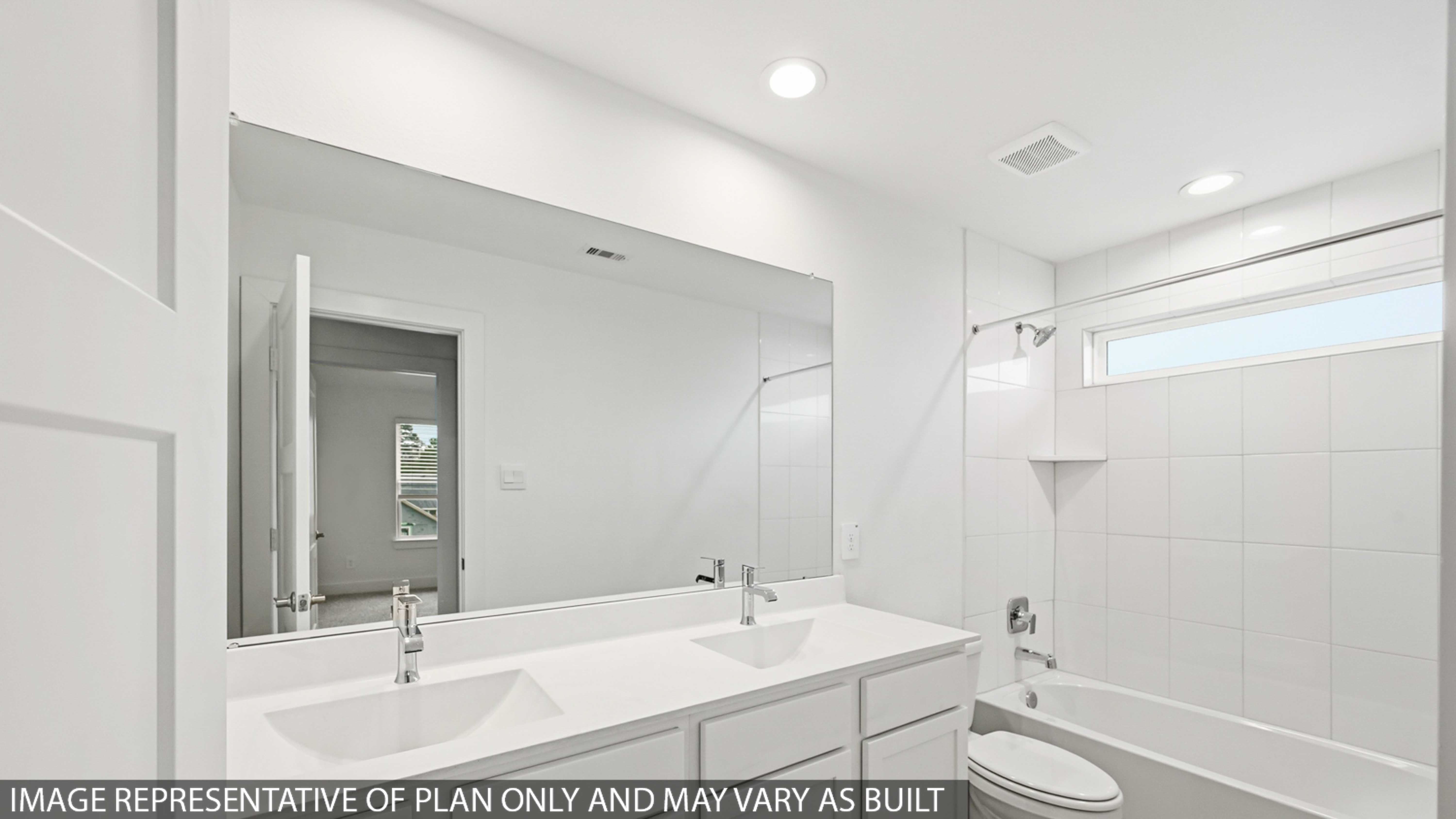 Secondary bathroom with tub/shower combo with quartz counter tops in montgomery TX