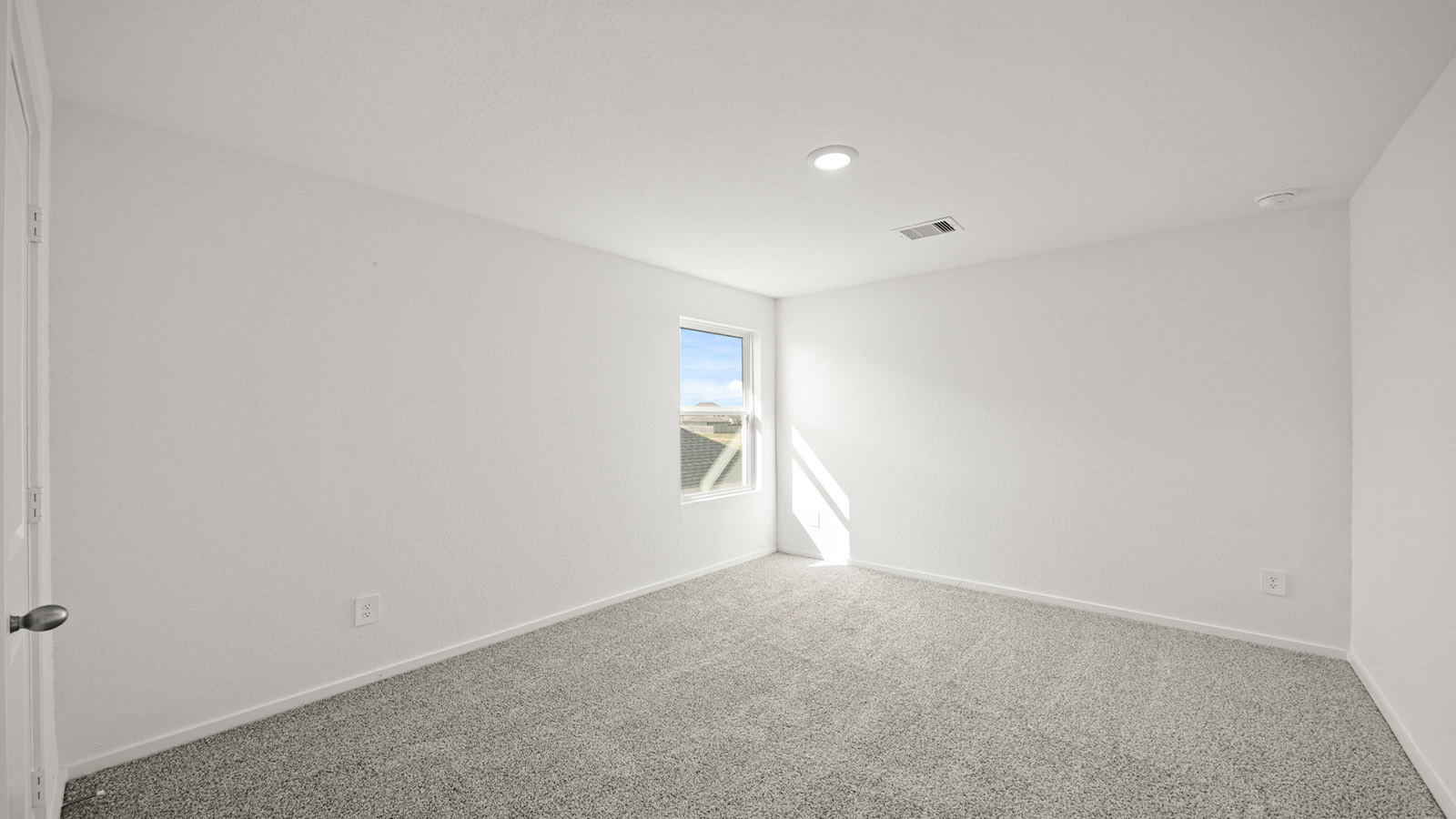 bedroom with carpet flooring