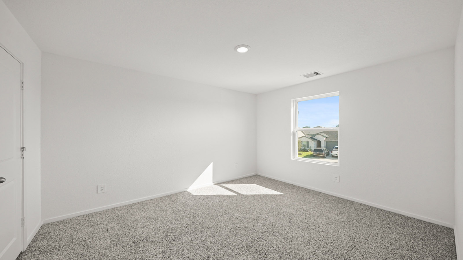bedroom with carpet flooring