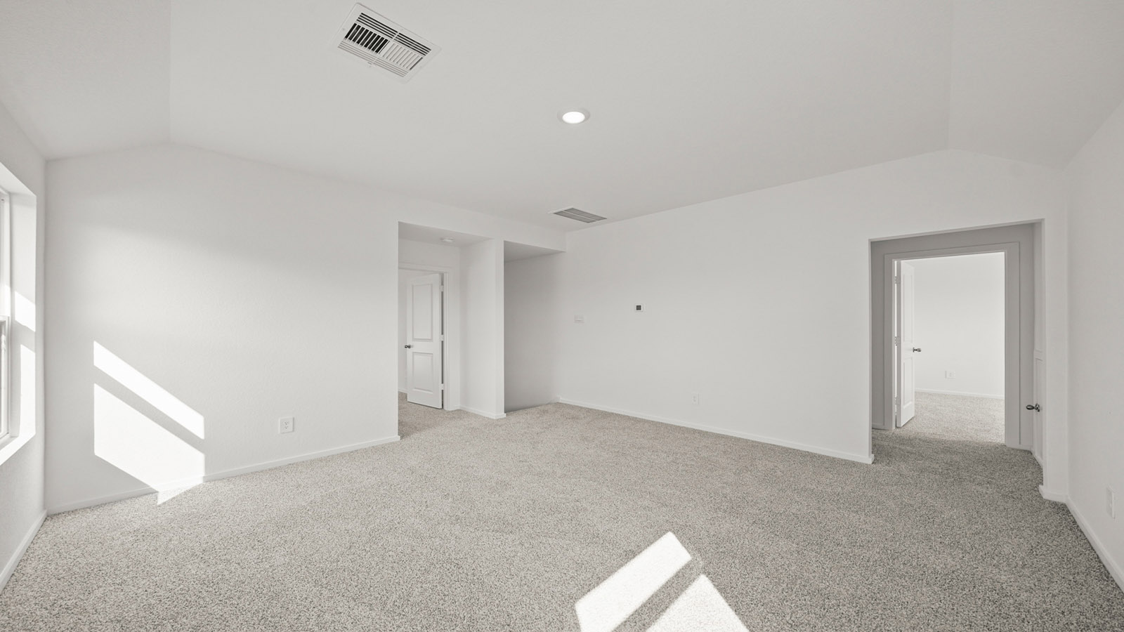 bedroom with carpet flooring