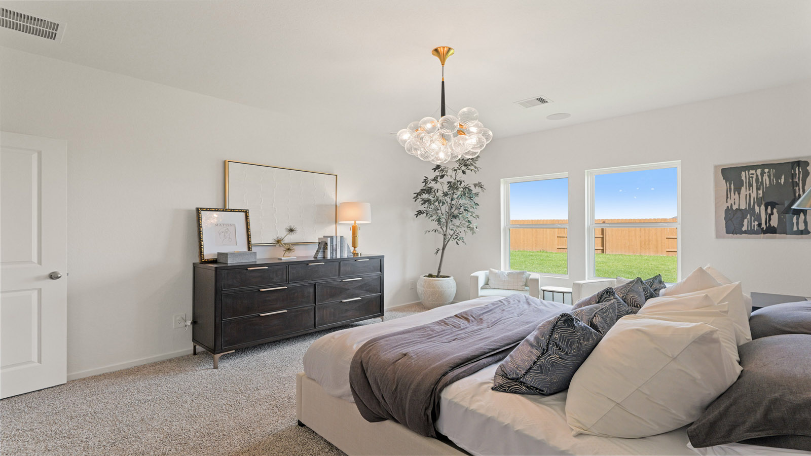 bedroom with carpet flooring