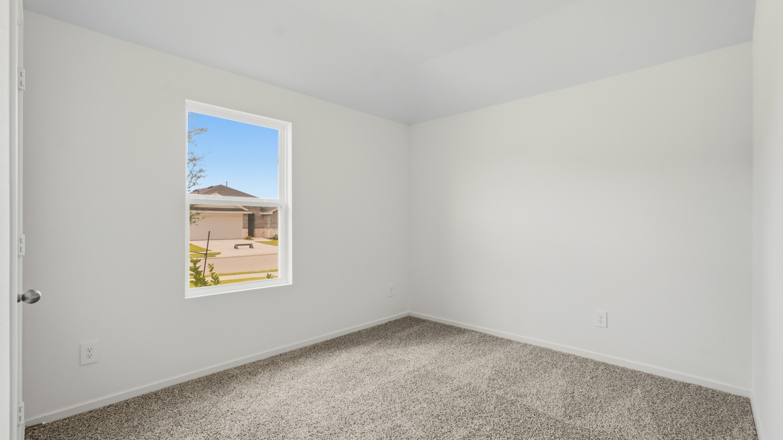bedroom with carpet flooring