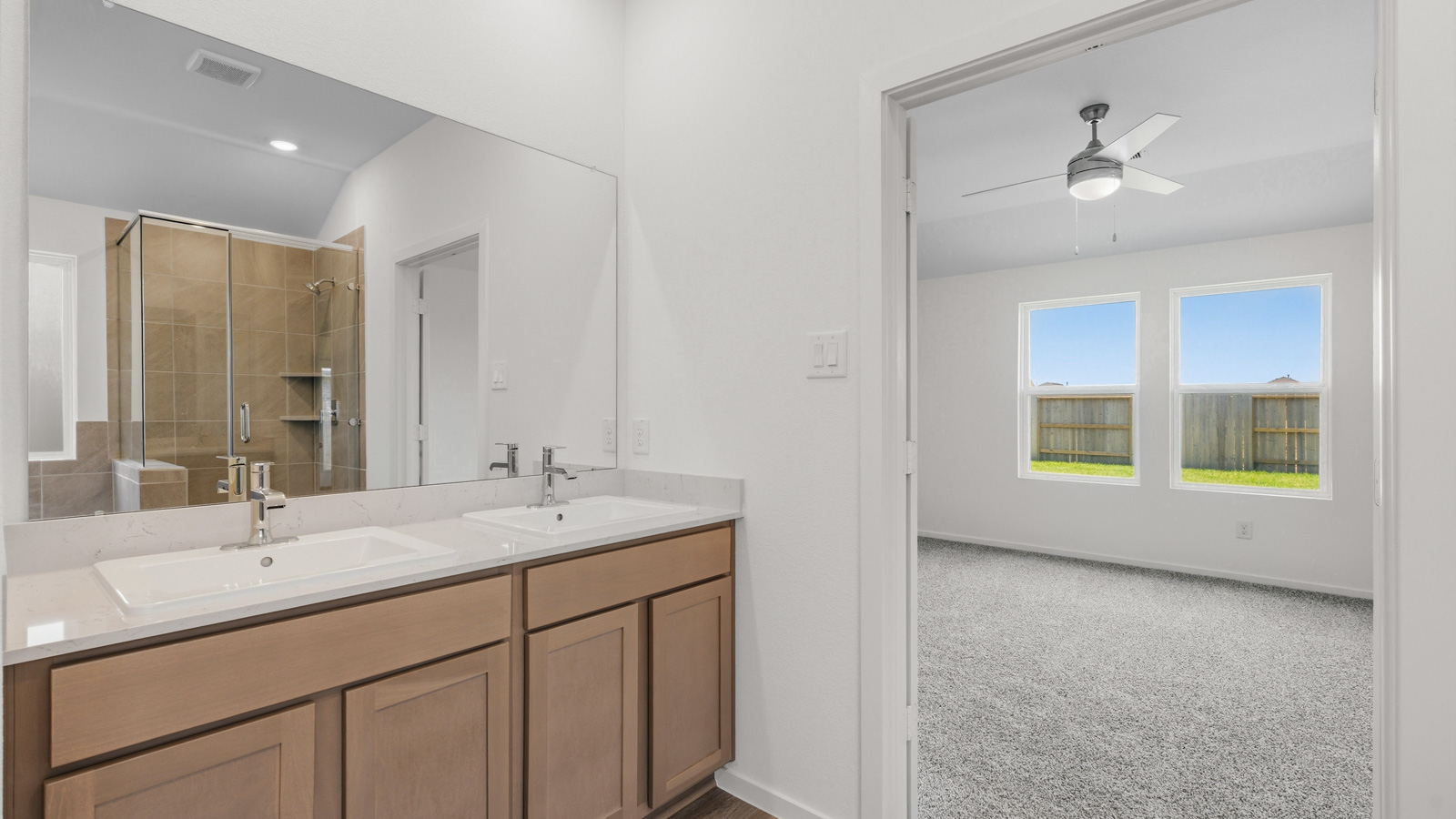 primary bathroom with seperate tub and shower in Hockley, Tx