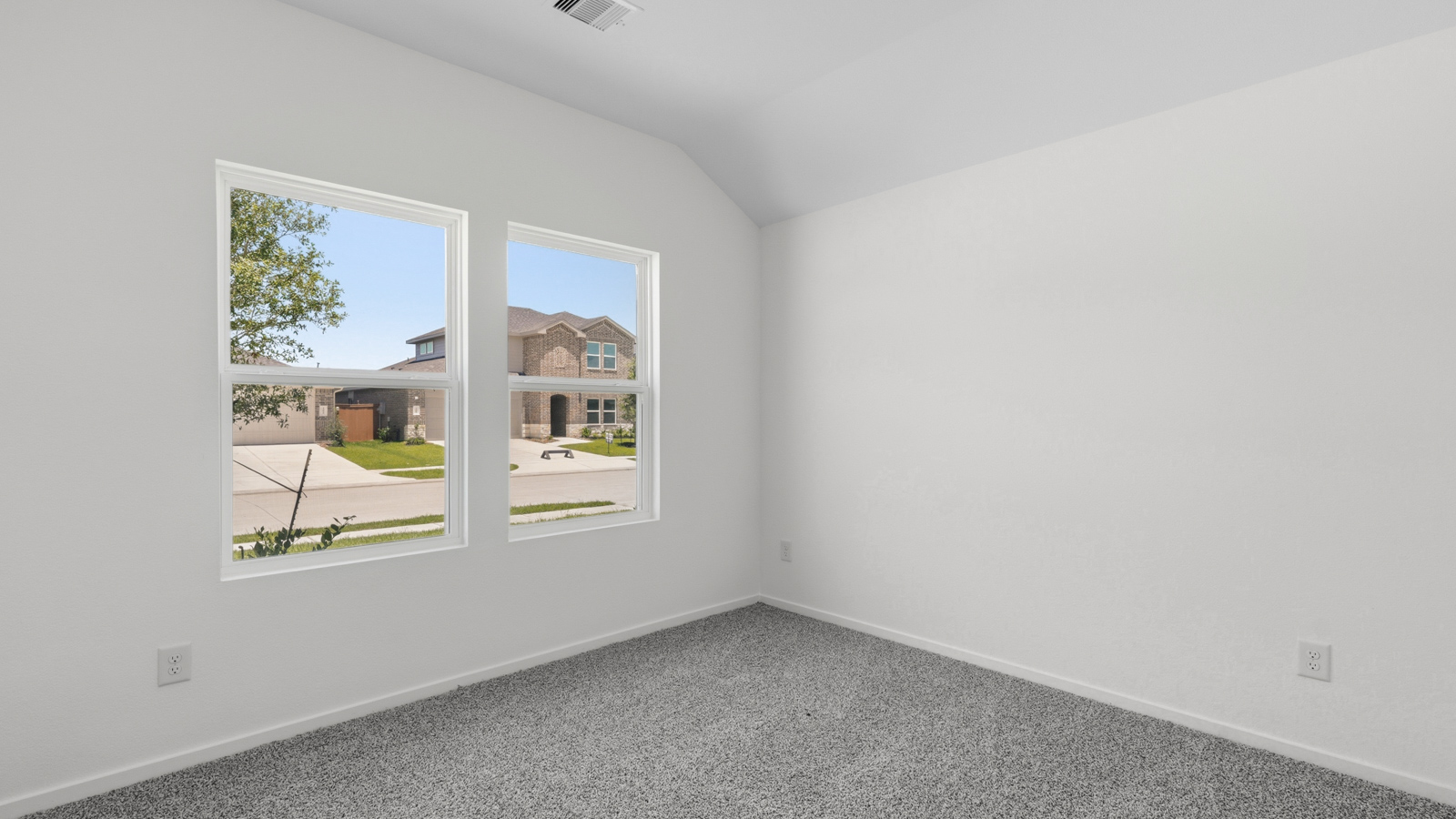 bedroom with carpet flooring
