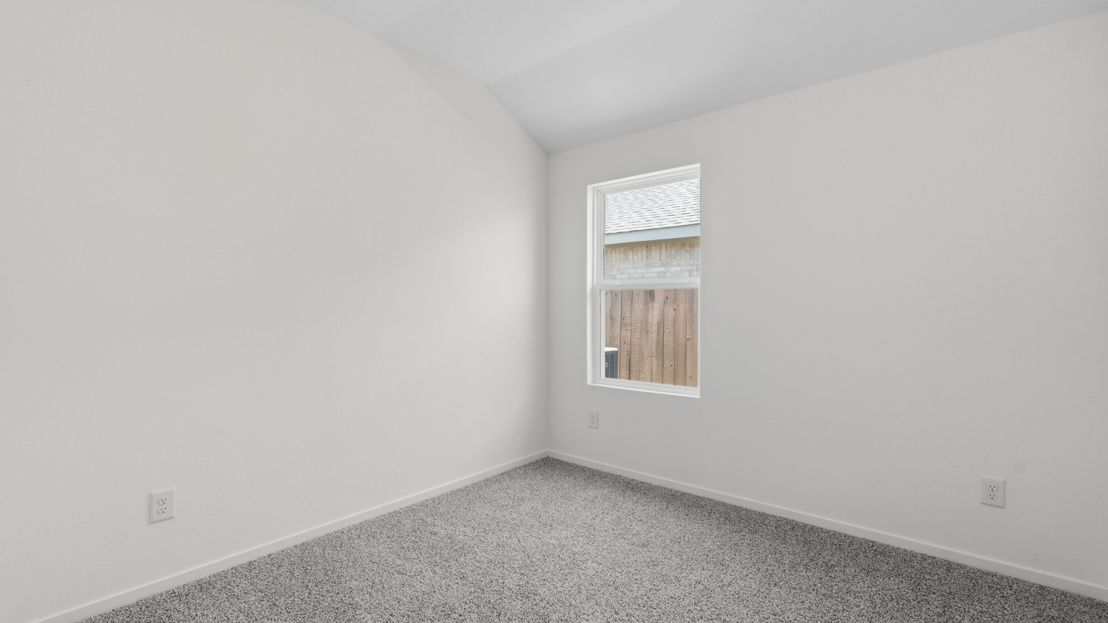 bedroom with carpet flooring