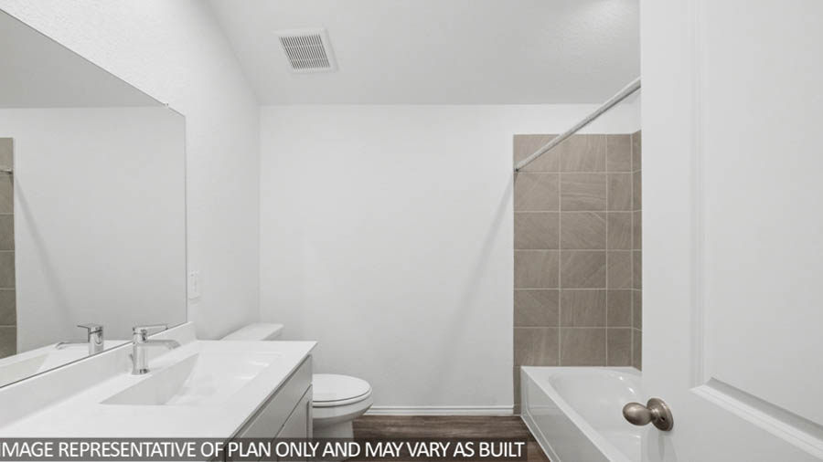 Secondary bathroom with tub/shower combo