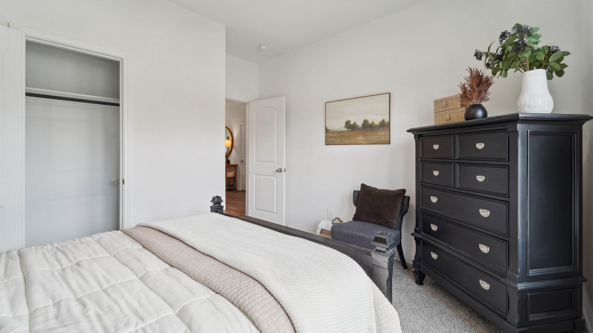 bedroom with carpet flooring