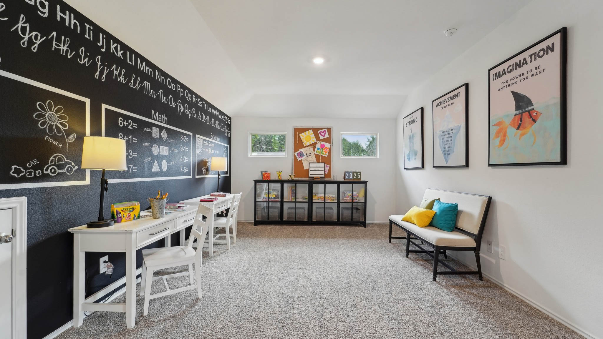 bedroom with carpet flooring
