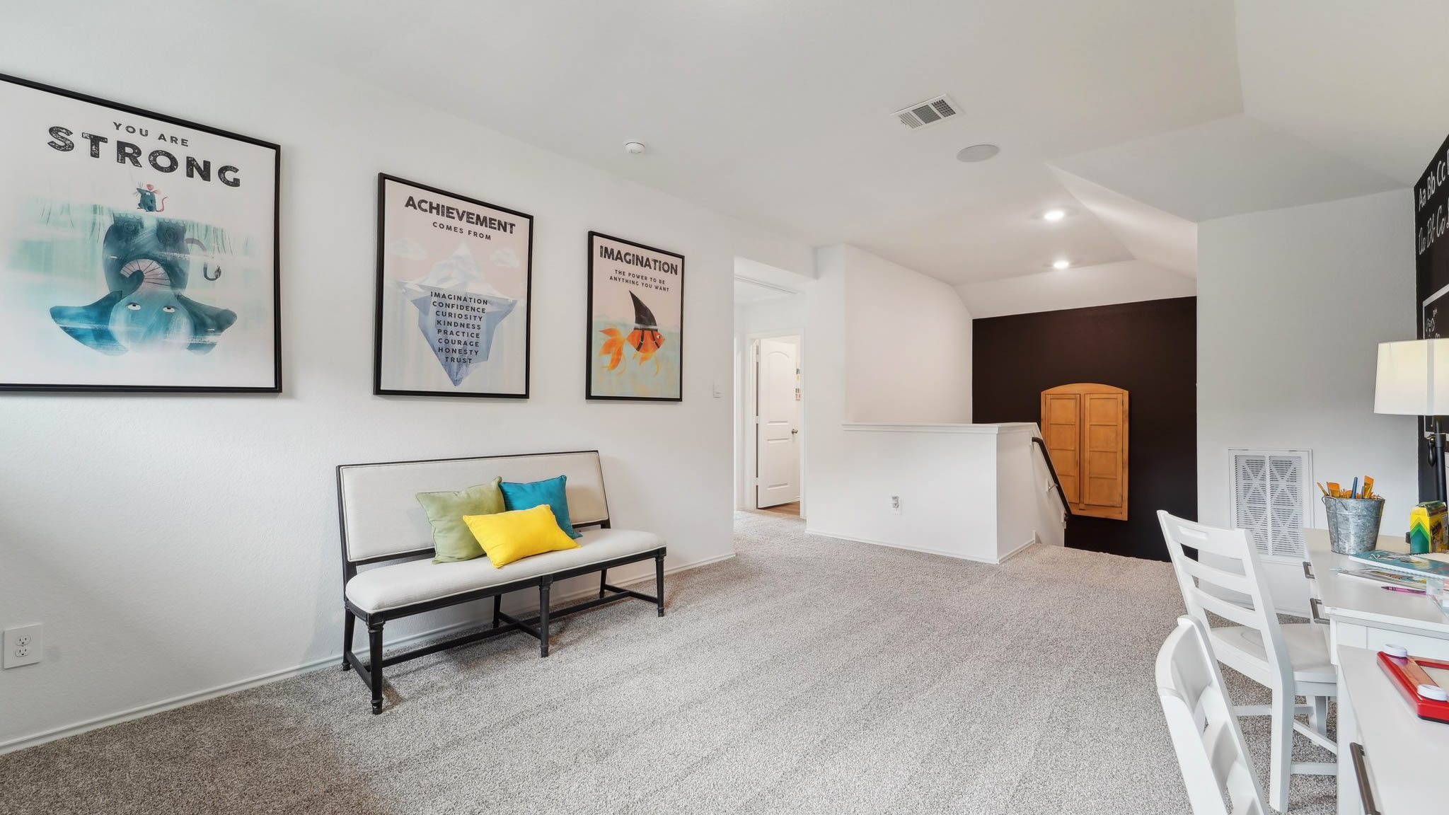 bedroom with carpet flooring