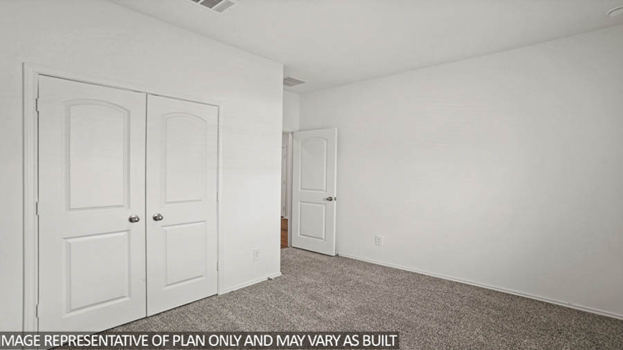 bedroom with carpet flooring