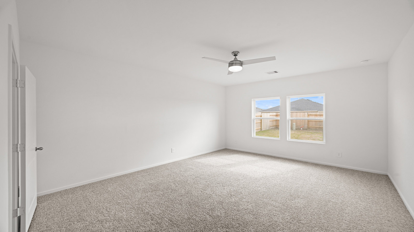 bedroom with carpet flooring