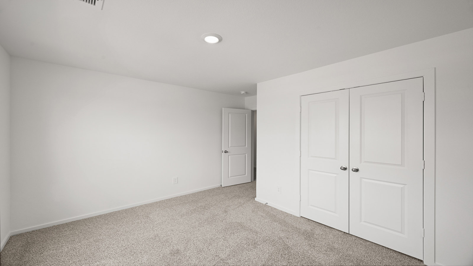 bedroom with carpet flooring