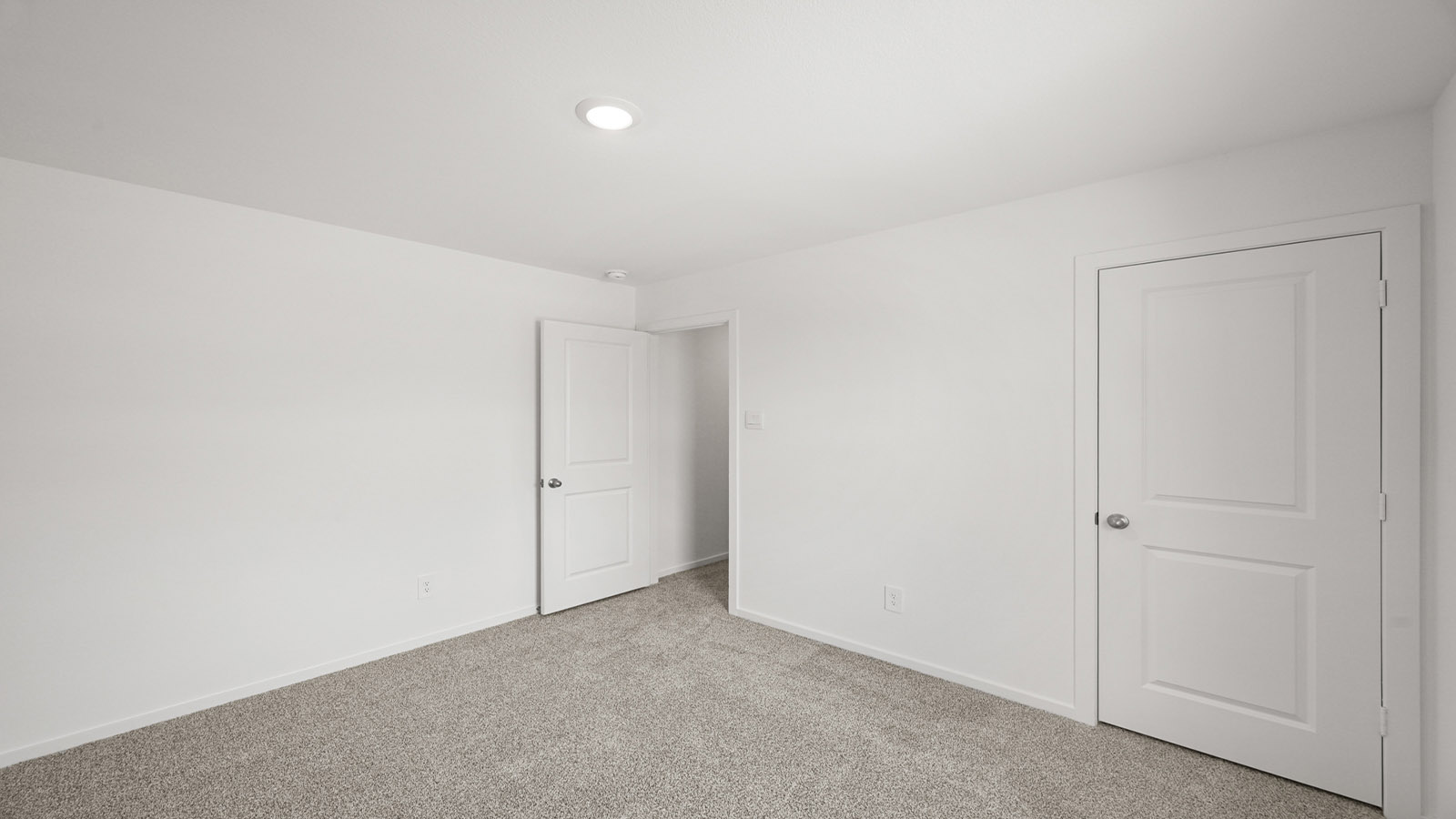 bedroom with carpet flooring