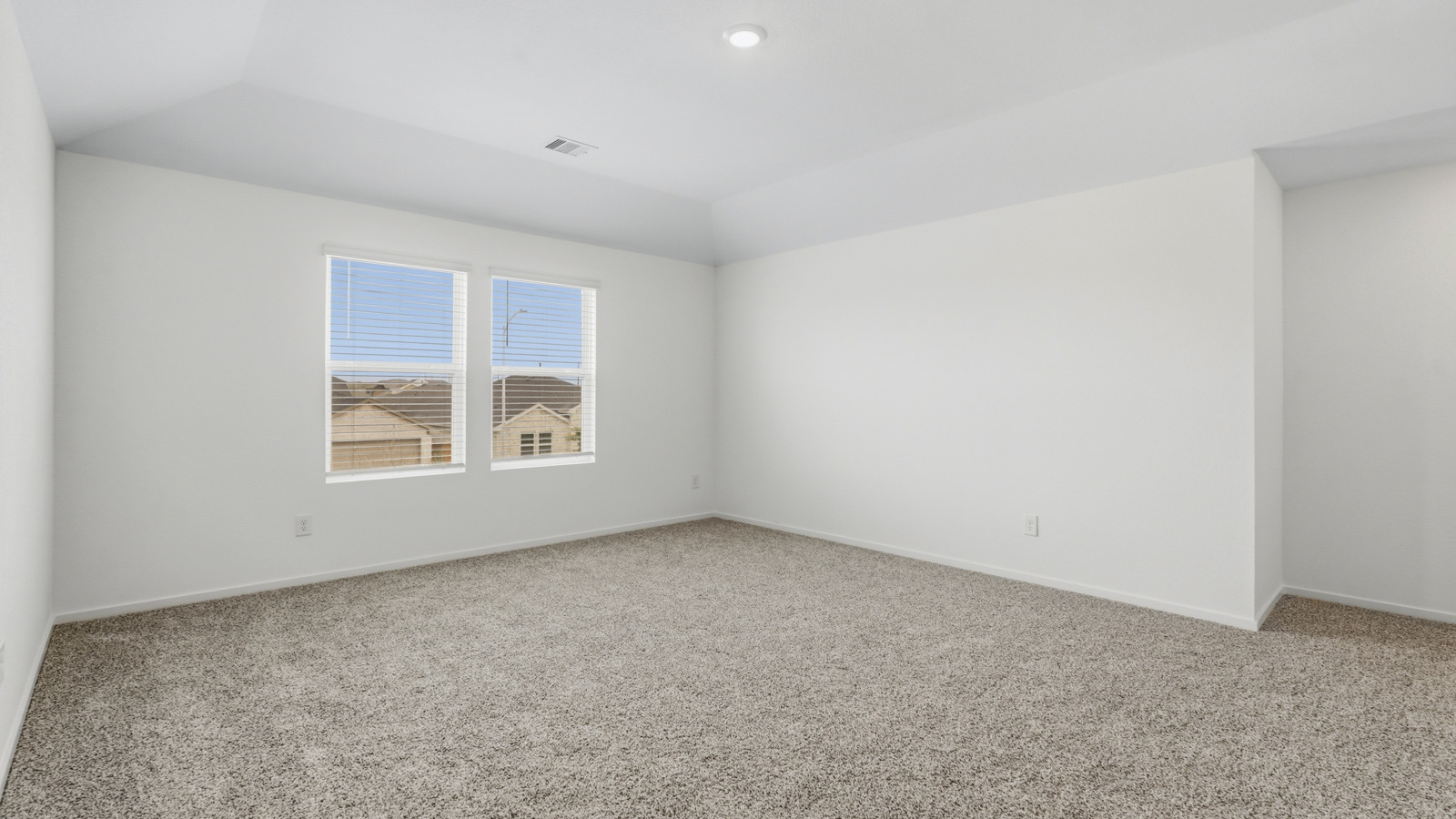 bedroom with carpet flooring
